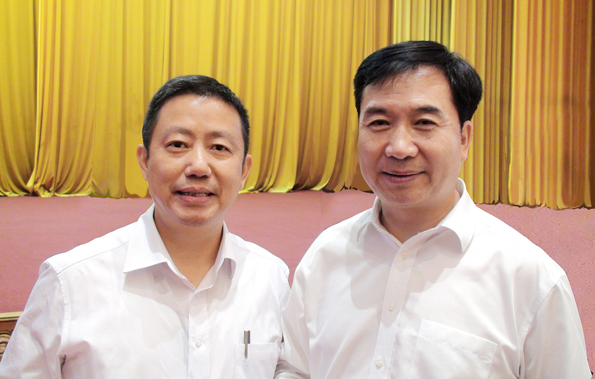 中央政治局常委、中央紀(jì)律檢查委員會(huì)書(shū)記李希與周海江合影